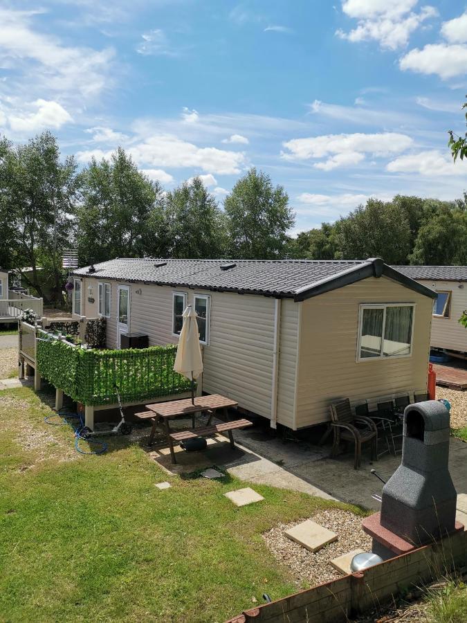 3 Bedroom Caravan With Hot Tub Tattershall Lakes Exterior foto