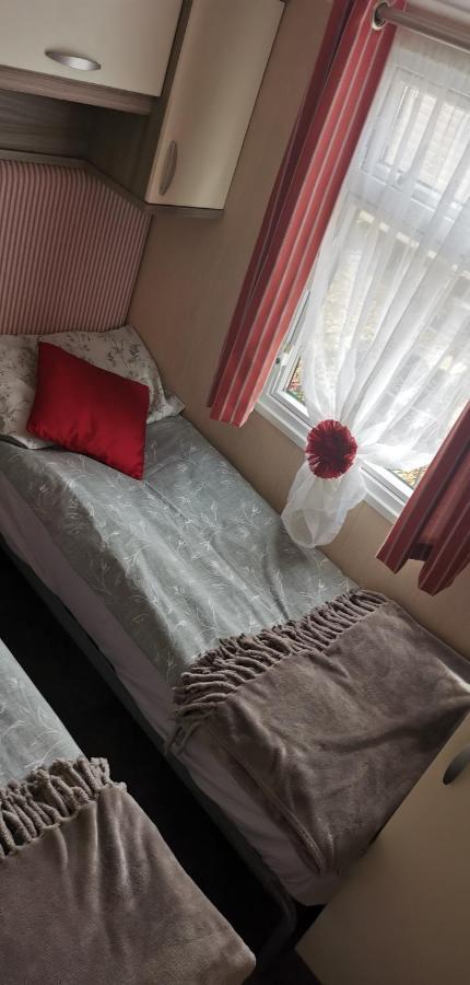 3 Bedroom Caravan With Hot Tub Tattershall Lakes Exterior foto