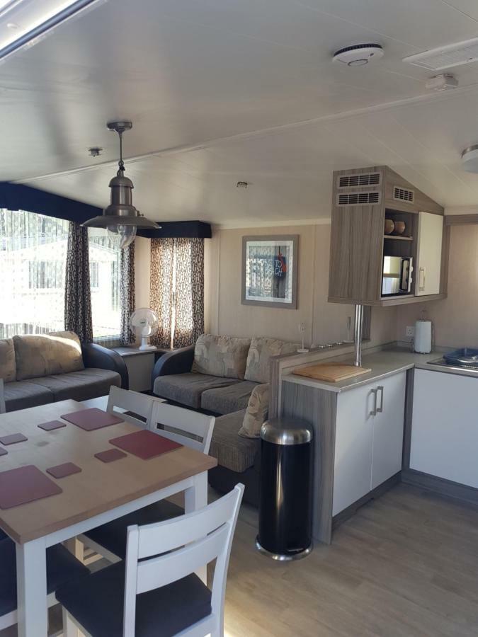 3 Bedroom Caravan With Hot Tub Tattershall Lakes Exterior foto